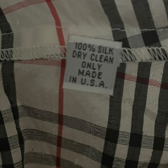 Kent Nielsen Women's‎ M Beige Red Black Plaid Silk Sleeveless Button Front Top - Picture 4 of 4